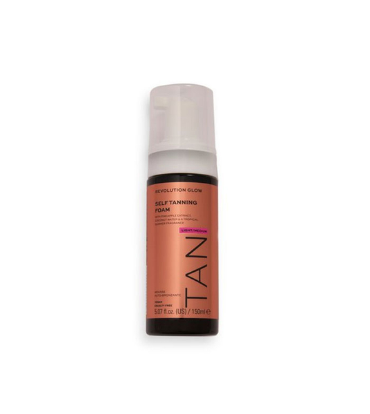 Fotoja e Shkumë për vetë nxirëse Revolution Glow Mousse, Medium, 150 ml