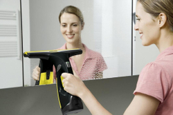 Fotoja e [OUTLET] Pastruese për xhama Karcher WV 2 Premium 10 Years Edition, e verdhë
