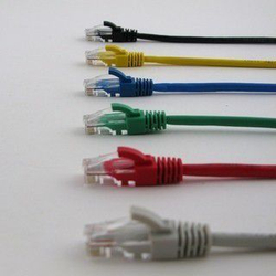 Fotoja e Kabllo rrjeti NetRack RJ45, molded boot, cat. 6 UTP, 2m, e gjelbër