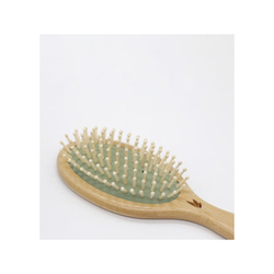 Fotoja e Beter Bamwood Cushion Brush – Furçë Flokësh Ekologjike me Brishta Druri