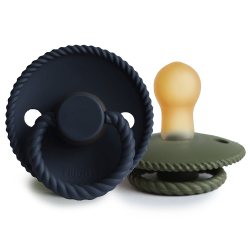 Fotoja e FRIGG Rope Natural Rubber Pacifier 2 Pack - Dark Navy/Olive