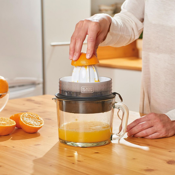 Fotoja e Shtrydhëse frutash Black & Decker, e bardhë