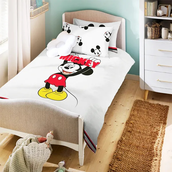 Fotoja e Kellef jorgani 100x135cm dhe jasteku mickey mouse