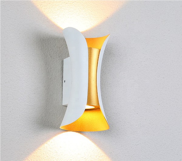 Fotoja e Ndriçues Muri LED 2 × 3W | IP65 | 3CCT |