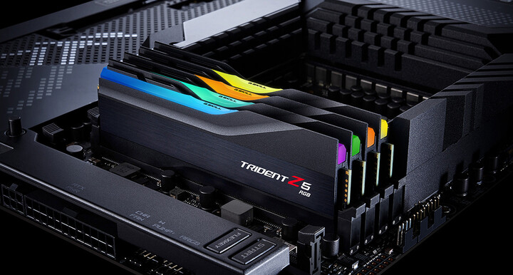 Мемориски модули G.Skill Trident Z5 RGB 64GB (2x32GB) DDR5 6000 CL30, црни