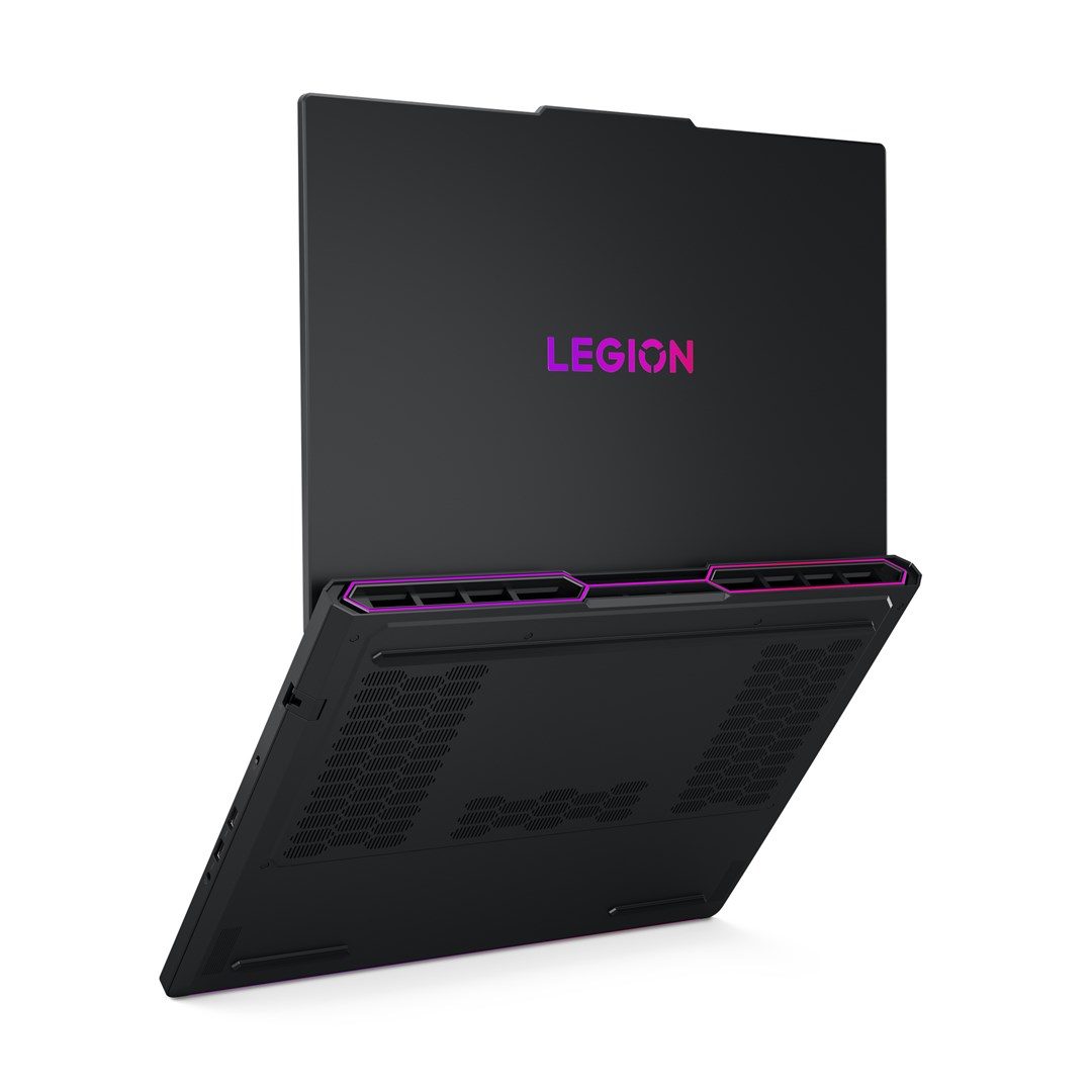 Лаптоп Lenovo Legion Pro 7 16IAX10H, 16", Intel Core Ultra 9 275HX, 64 GB DDR5 RAM, 2 TB SSD, NVIDIA GeForce RTX 5080, црна боја