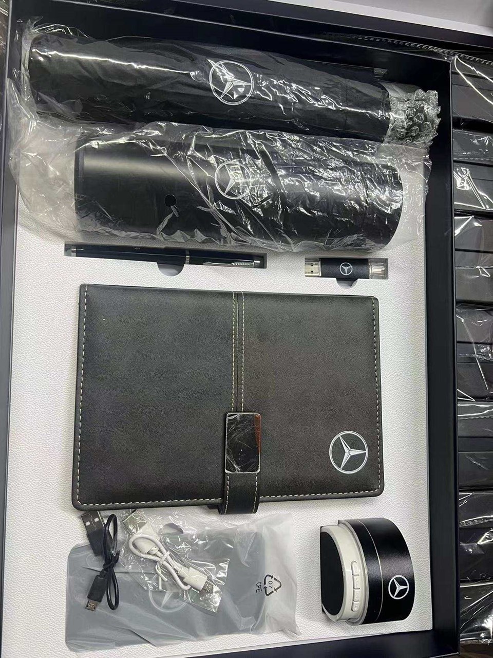 Set dhuratë Nrubi me dizajn Mercedes, DHCMZ , e zezë
