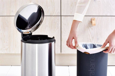 Kosh i mbeturinave me pedale Brabantia New Icon, 12 l, i argjendtë