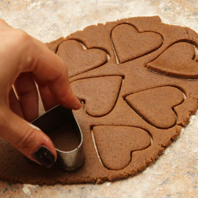 Forma për biskota La Cucina Gingerbread, 16 copë, të argjendta