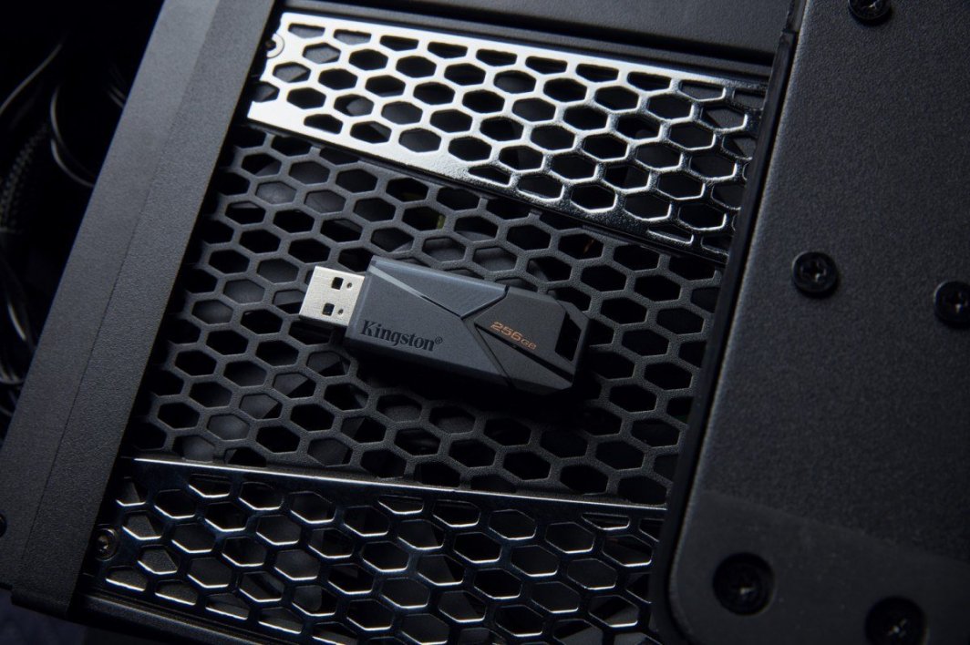 USB Kingston DataTraveler Exodia Onyx - 256GB, e zezë