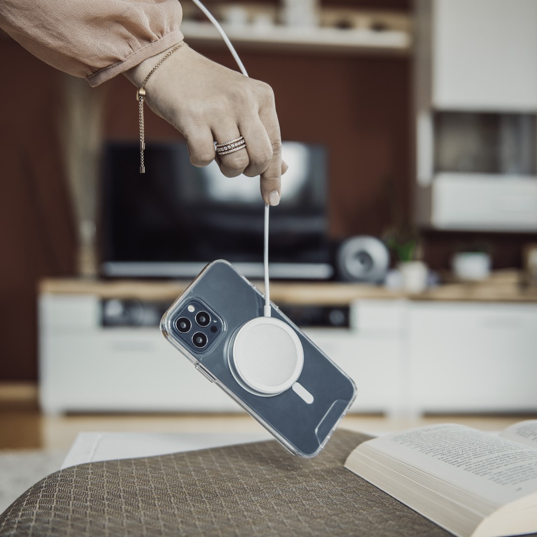 Karikues Hama Wireless Turbo Fast Charge "MagCharge FC15", 15W, e bardhë