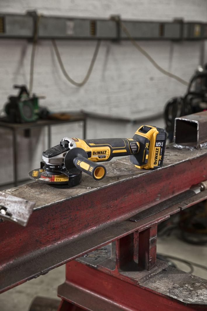 DEWALT XR Безжична Аголна Брусилка, 125 mm, 18V, 5.0Ah