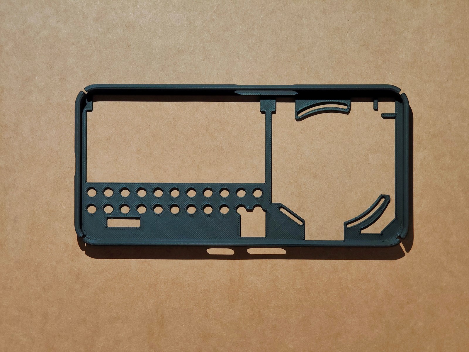 Mbrojtëse Vepra Decor 2.21 për Nothing Phone 3a/Pro, e zezë
