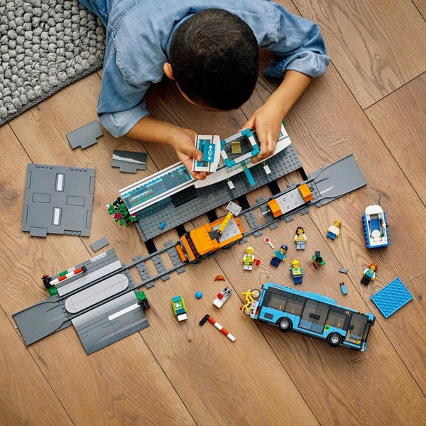 Set lodër LEGO® City 60335 Railway Station, 907 pjesë