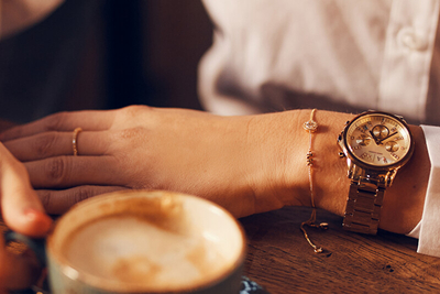 Orë dore Armani Exchange Banks AX4327