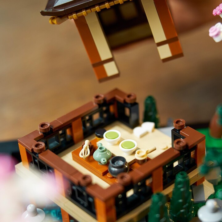 LEGO® Icons 10315 Quiet Garden, 1363 парчиња
