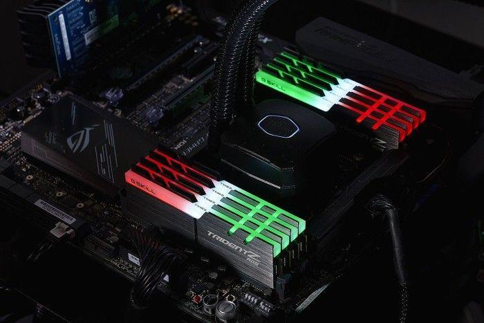 Memorie G.Skill Trident Z RGB, DDR4, 32 GB, 4000 MHz, CL18, F4-4000C18D-32GTZR