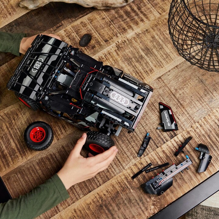 Играчка LEGO Technic 42160 Audi RS Q e-tron