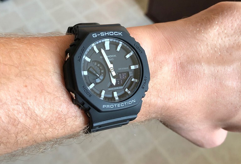 Orë dore Casio G-Shock Original Carbon Core Guard GA-2100-1AER