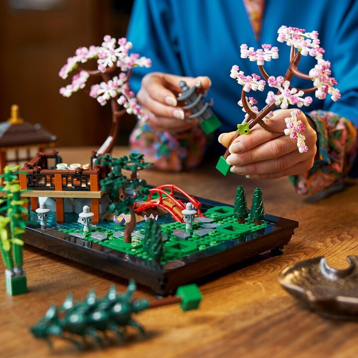 LEGO® Icons 10315 Quiet Garden, 1363 парчиња
