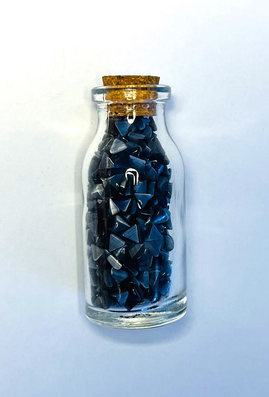 Gurë natyral Dar Hematit Piramidë, 6 cm, të zi