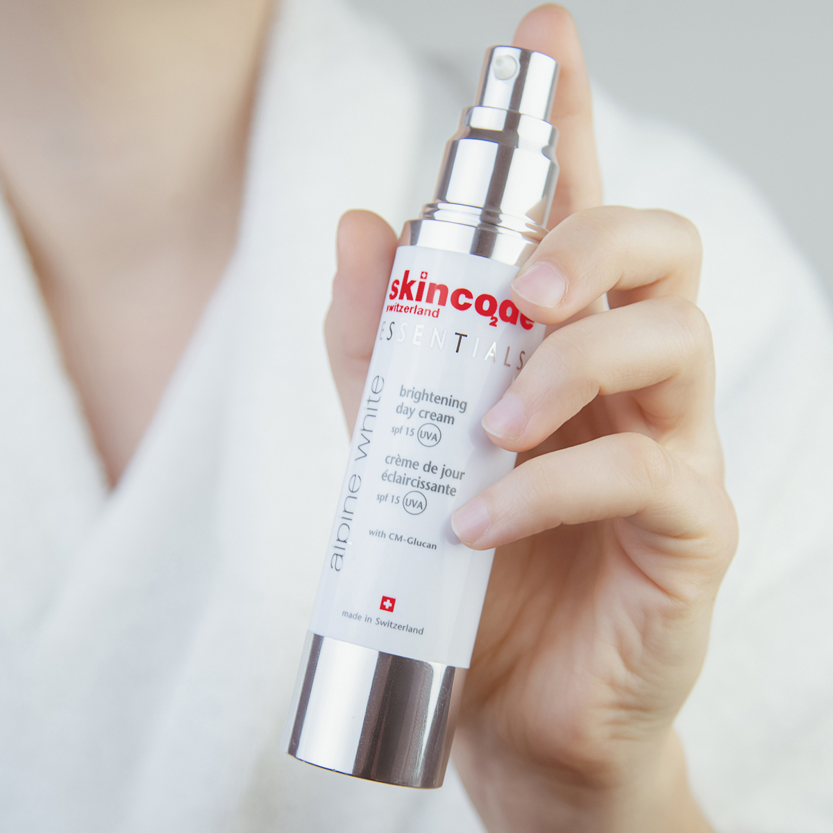 Krem zbardhues kundër njollave kafe SkinCode Brightening Day SPF15, 50 ml
