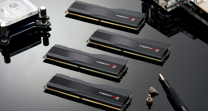 Мемориски модули G.Skill Trident Z5 RGB 64GB (2x32GB) DDR5 6000 CL30, црни