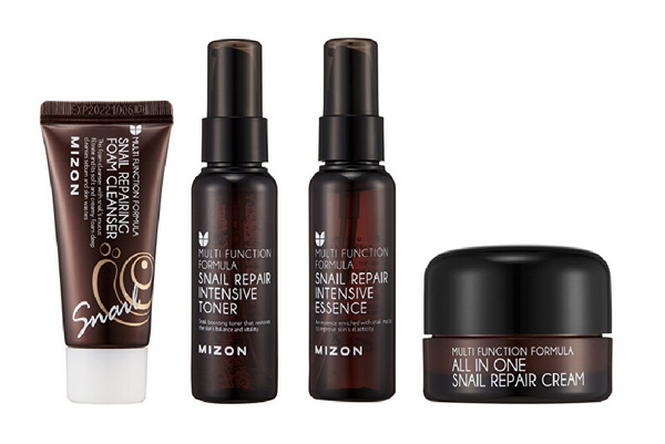 Set Mizon Snail Deluxe, shkumë pastruese 30 ml + tonik 50 ml + esencë 50 ml + krem rigjenerues 15 ml Set Mizon Snail Deluxe, shkumë pastruese 30 ml + tonik 50 ml + esencë 50 ml + krem rigjenerues 15 ml
