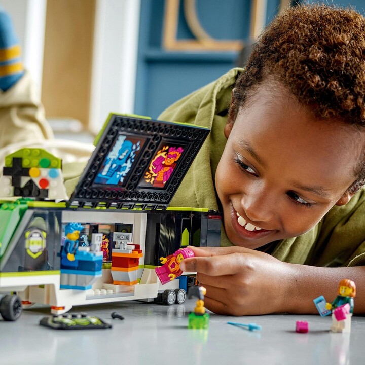 Set LEGO® City 60388 Gaming tournament in a truck, 344 pjesë