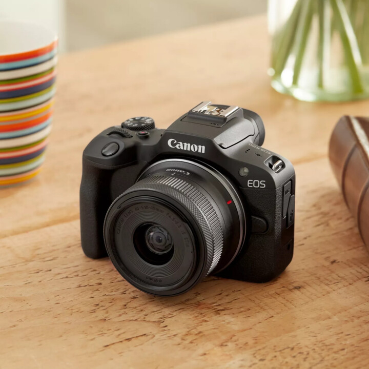 Fotoaparat Canon EOS R100 + RF-S 18–45MM IS STM + RF-S 55-210MM F5-7.1 IS STM EU26