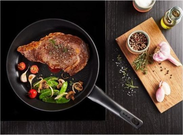 Set tiganë TEFAL Ultimate G26890, 2 copë, të zi