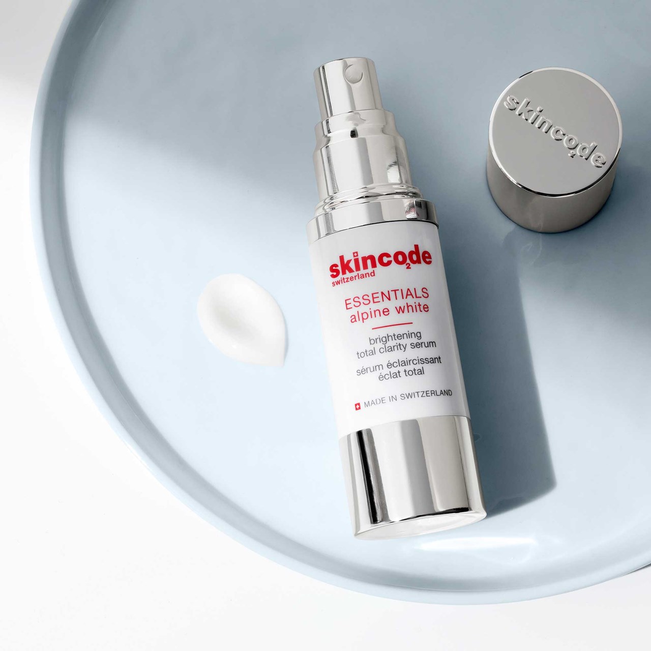 Serum zbardhues kundër njollave SkinCode Brightening Total Clarity,30 ml