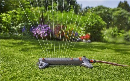 Spërkatës katror GARDENA AquaZoom S, i hirtë / portokalli