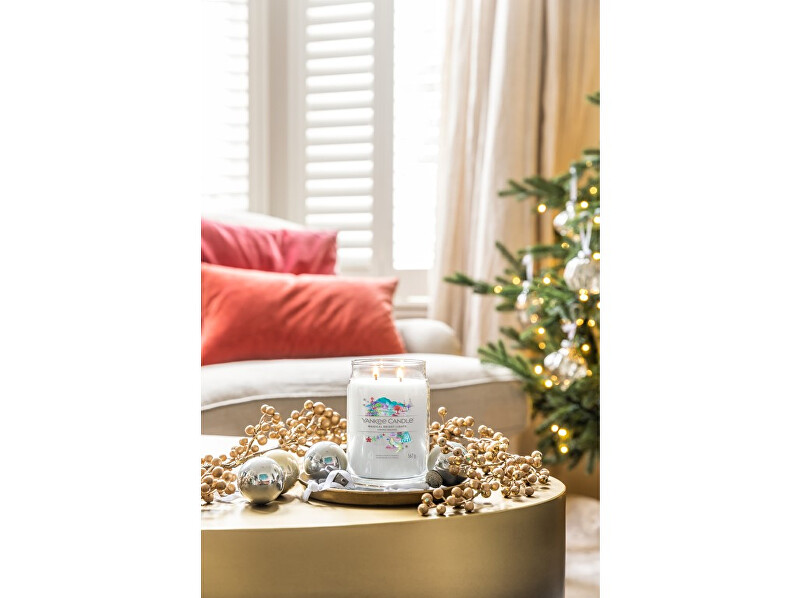 Миризлива свеќа Yankee Candle Magical Bright Lights, 567 г