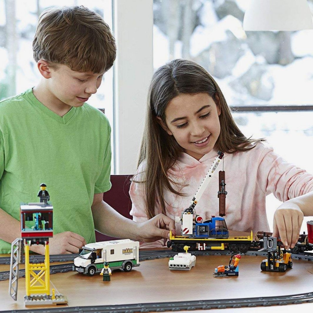 Lodër tren transportues LEGO City (60198) 