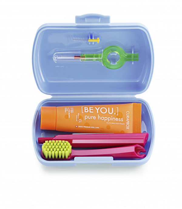 Set për dhëmbë Curaprox Travel, pastë e dhëmbëve Be You 10 ml + brushë për dhëmbë CS 5460 Ultra Soft + brushë CPS 07 + brushë CPS 09 + mbajtëse për brusha + kuti seti