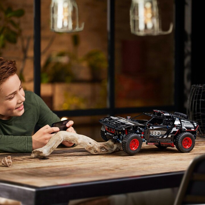 Играчка LEGO Technic 42160 Audi RS Q e-tron
