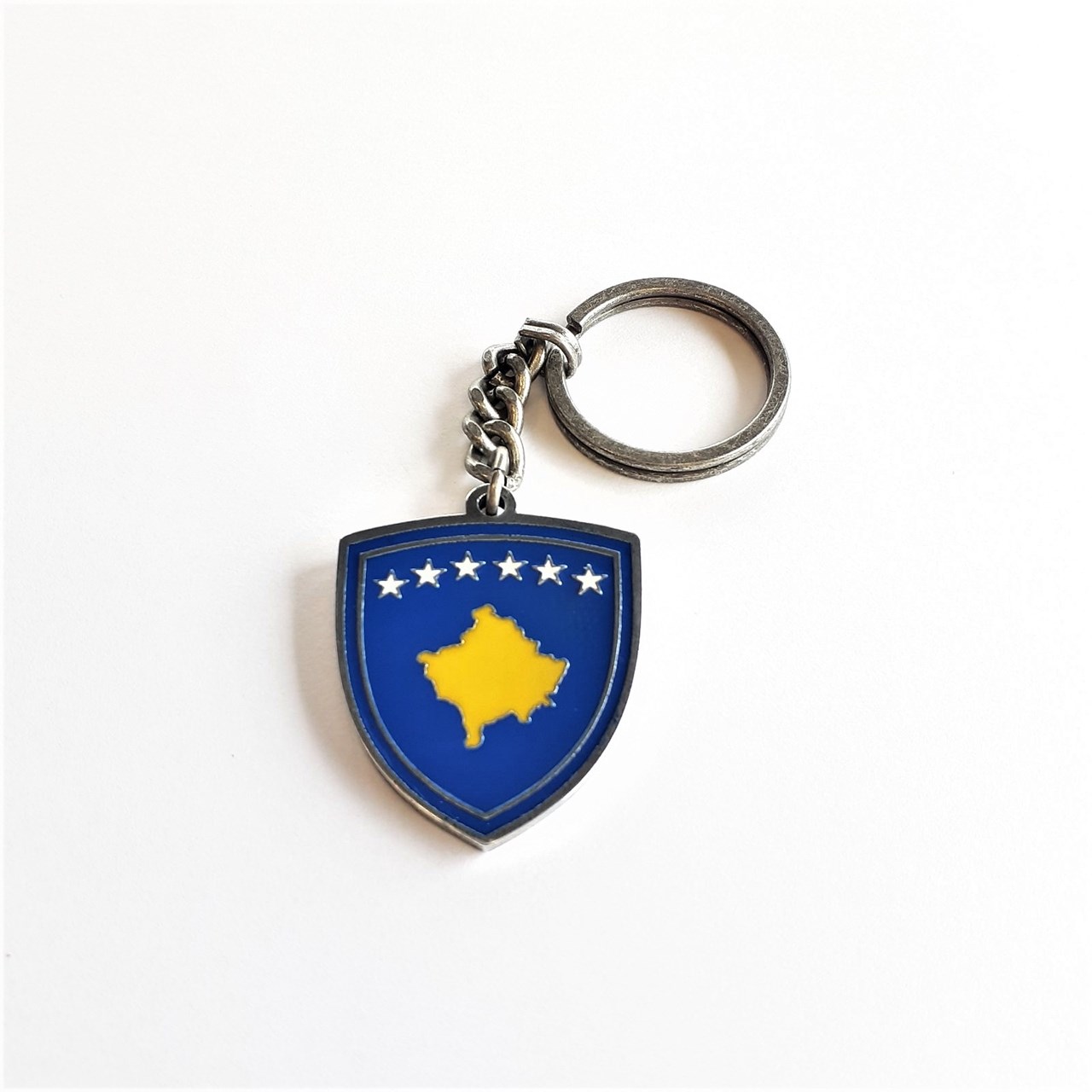 Varëse çelësash Rezniqi - Stema e Kosovës, metalike me ngjyrë të kaltër, të verdhë dhe të bardhë