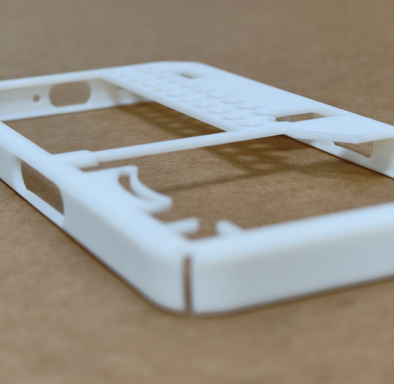Mbrojtëse Vepra Decor 2.21 për Nothing Phone 3a/Pro, e bardhë