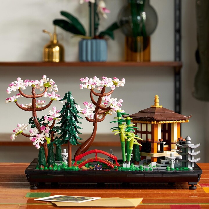 LEGO® Icons 10315 Quiet Garden, 1363 парчиња
