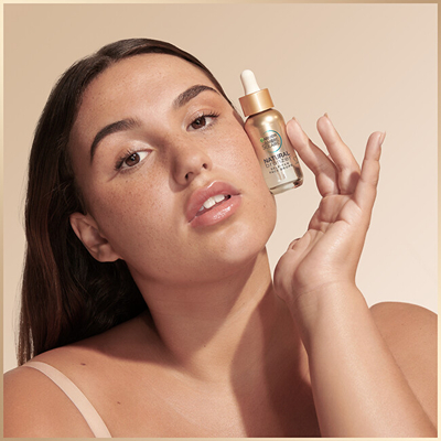 Pika vetë-rrezitëse për fytyrë Garnier Natural Bronze, 30 ml