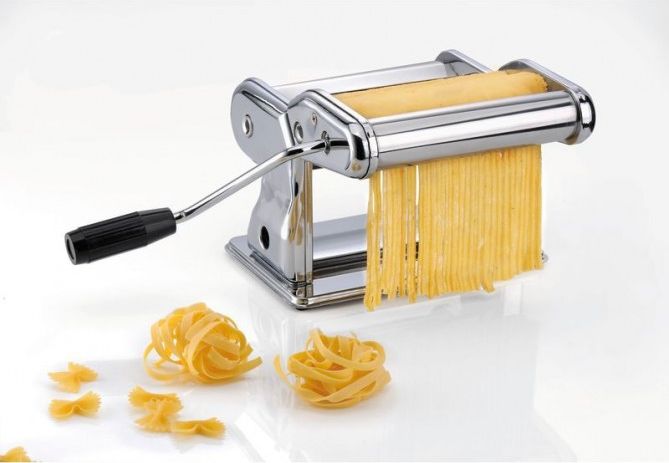 Makinë për pasta GEFU Pasta Perfetta Brillante, e argjendtë / e zezë