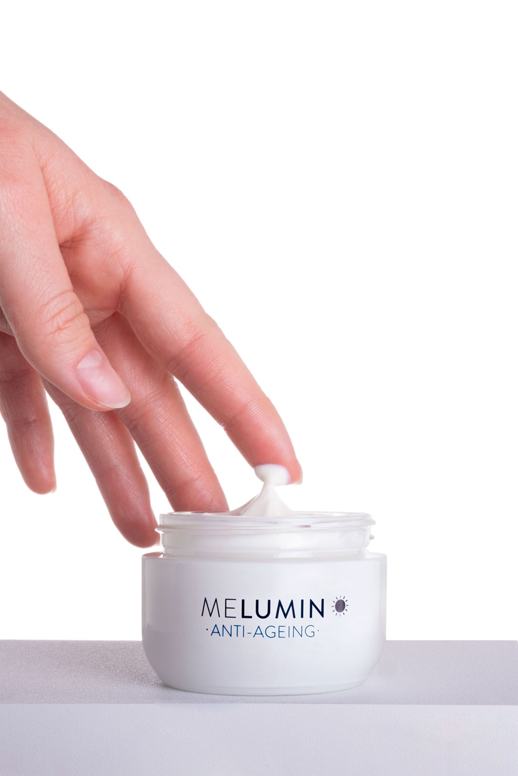 Krem dite zbardhues dhe mbrojtës me SPF50+ Dermedic MELUMIN, 50ml