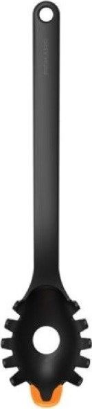 Lugë për pasta Fiskars, 29 cm, e zezë