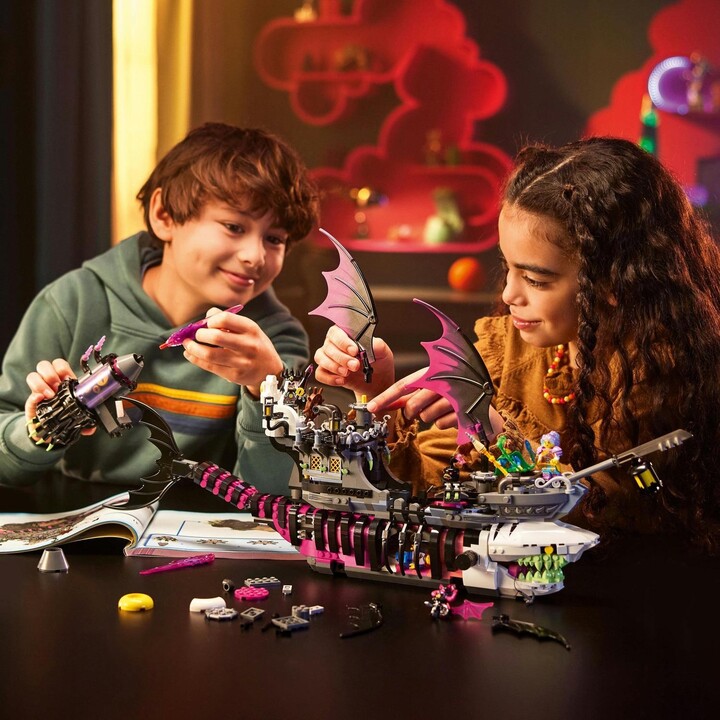 LEGO® DREAMZzz™ 71469 Nightmare Shark Boat