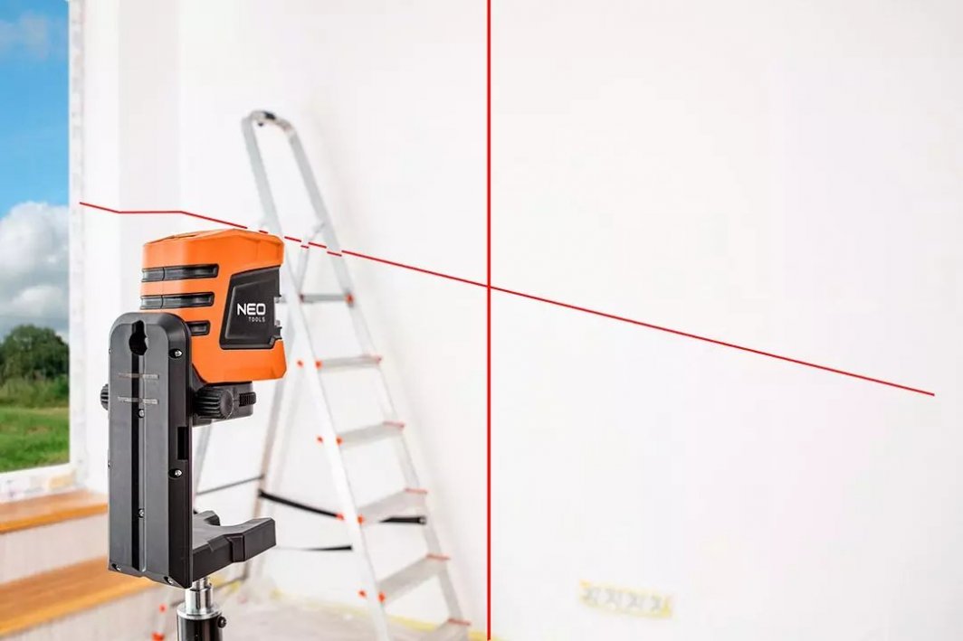 Lazer kryqëzimi NEO15m, me kuti dhe mbajtëse magnetike (75-101)