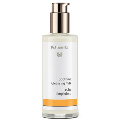 Pastrues i fytyrës me qumësht Dr.Hauschka 145 ml