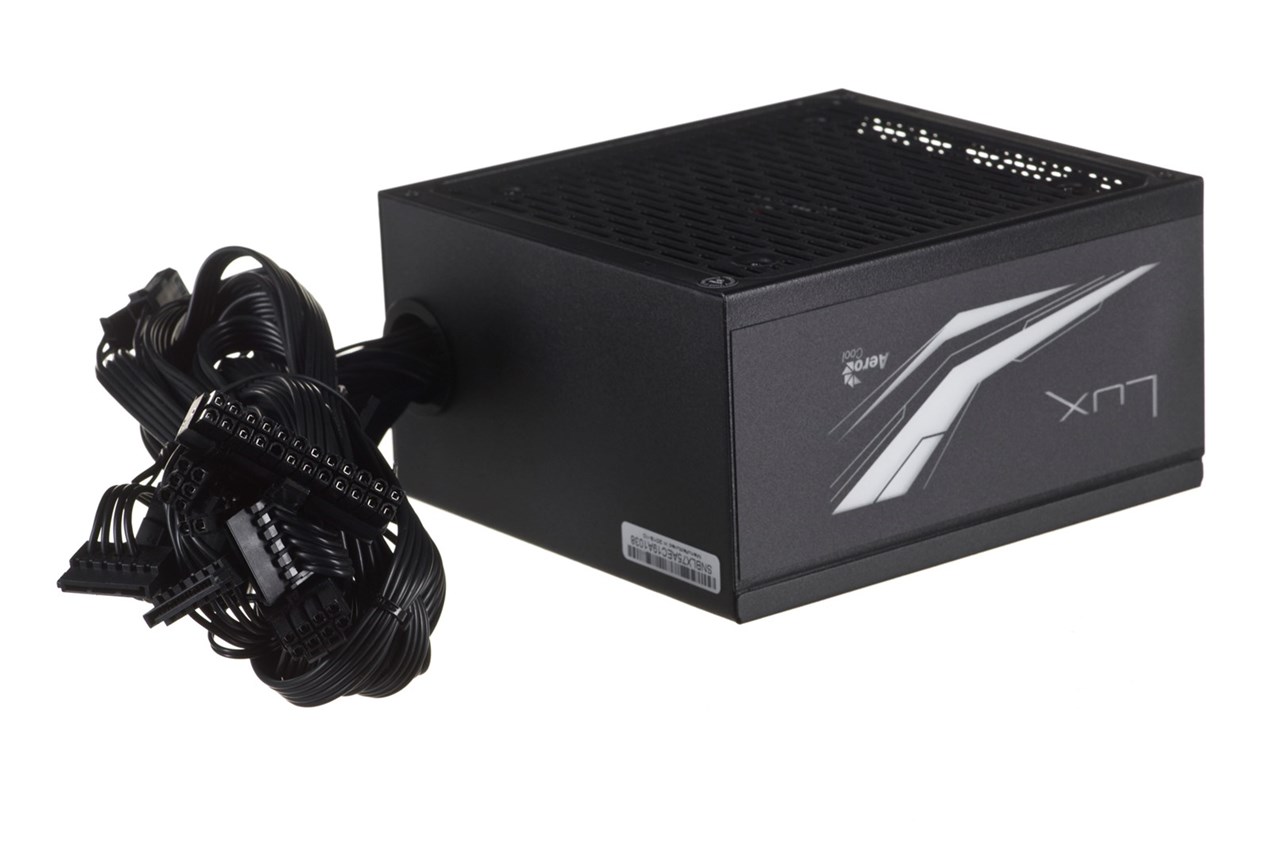 Burim energjie Aerocool Lux RGB, 750W, i zi