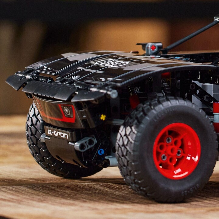 Играчка LEGO Technic 42160 Audi RS Q e-tron