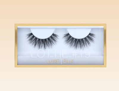 Qerpikë Huda Beauty Lottie #19 Luxe Silk, të zinj